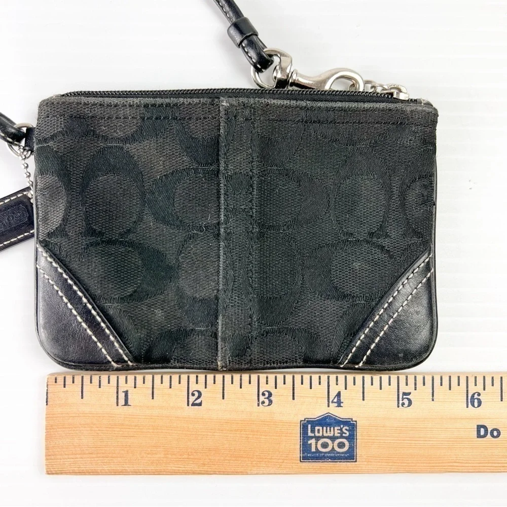 COACH Signature Black Wristlet Clutch Vintage Classic C Pattern Silver Zipper